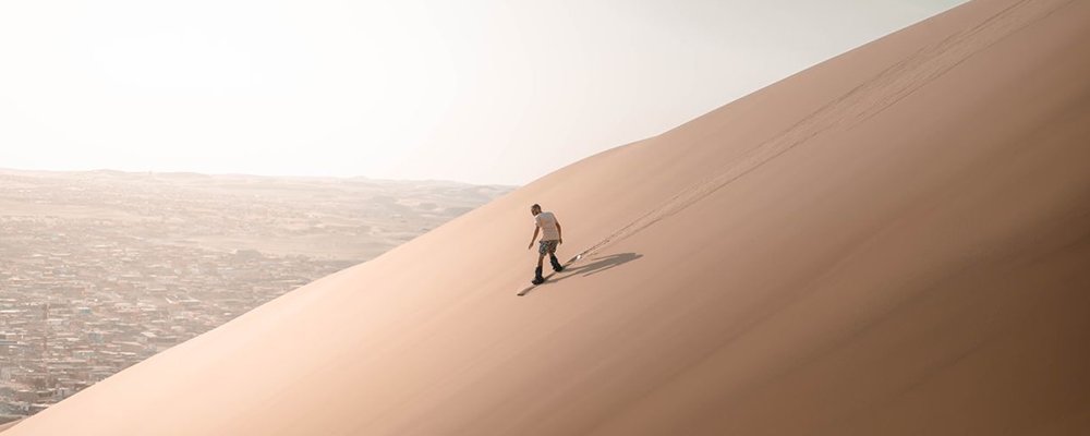 Sand and More Sand - Huacachina, Perú - The Wise Traveller - Sandboarding