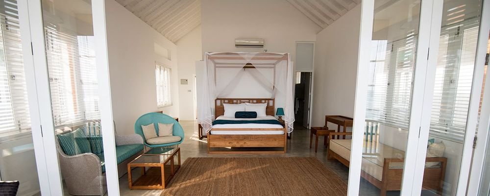 Sri Sharavi - Sri Lanka - Sri Sharavi Beach Villas & Spa - Srilanka in Style - The Wise Traveller - Aquamarine bedrooms