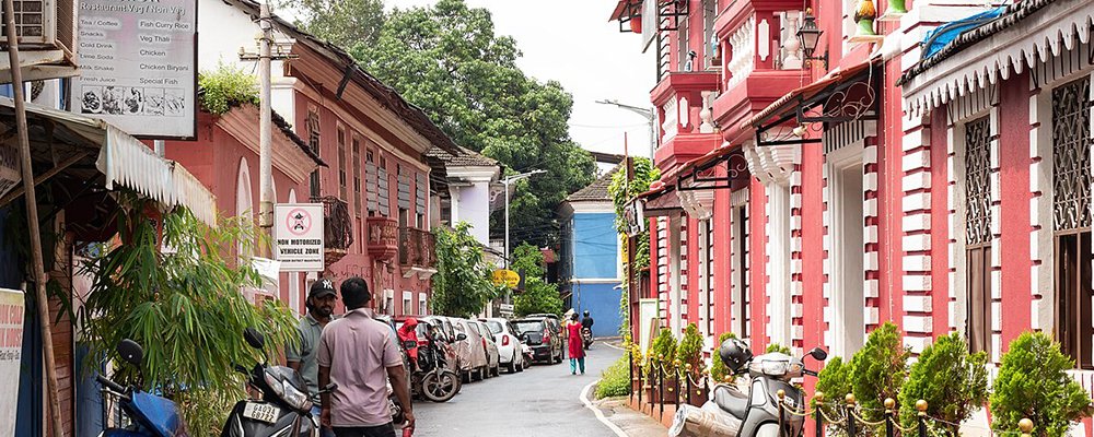 Stepping Through Goa's Capital, Panjim (Part - 1) - The Wise Traveller - Streets of Fontainhas - Panjim