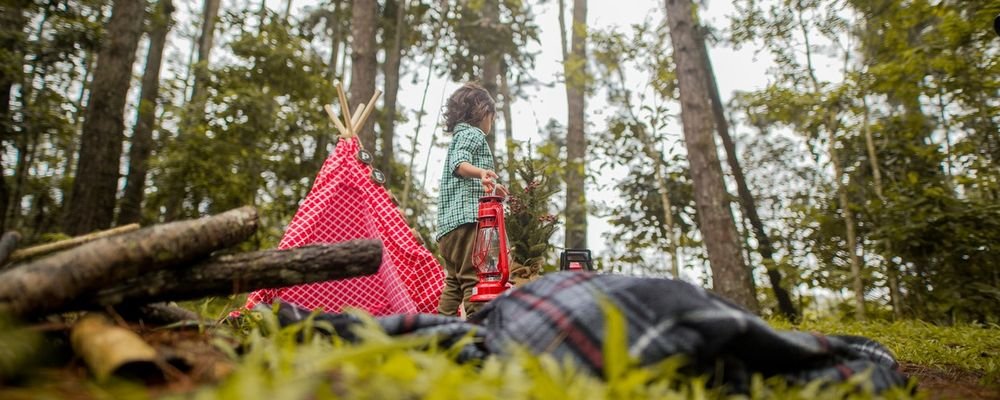 Teaching Your Kids About Sustainability During Your Travels - The Wise Traveller - Camping