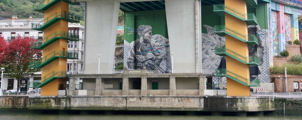 The Guggenheim Museum Bilbao - Spain - The Wise Traveller (Street Art)