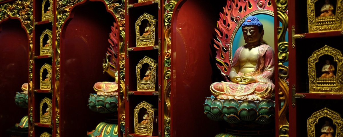 https://pixabay.com/photos/the-hundred-buddhas-1182192/