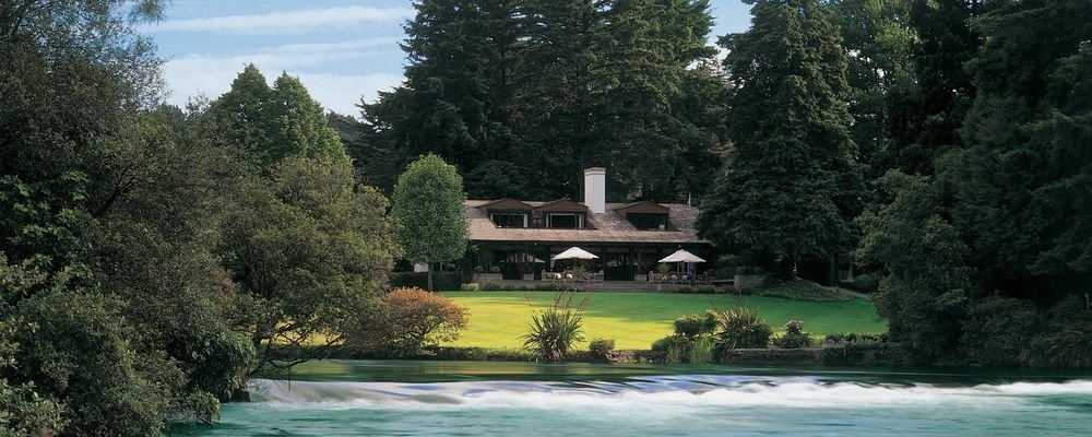 The Lure of Luxurious Fishing Lodges - The Wise Traveller - Huka Lodge - New Zealand