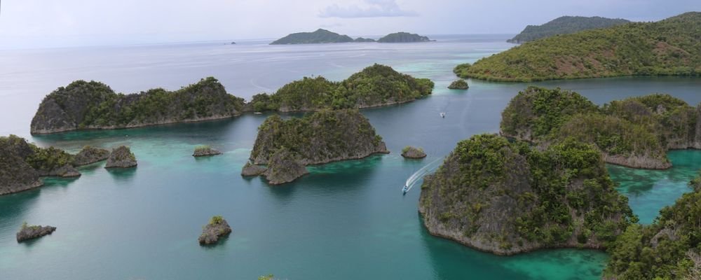 The Scuba Splash List–World’s Top Scuba Spots - The Wise Traveller - Raja Ampat