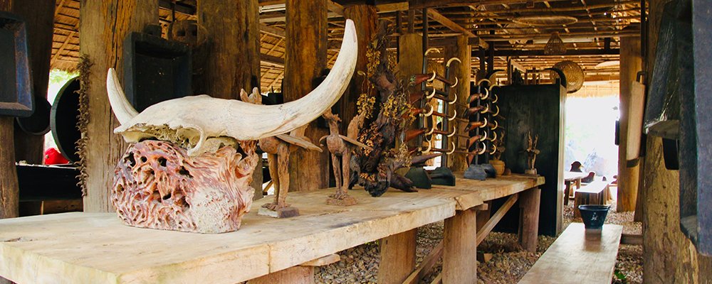 The Temples of Chiang Rai - Thailand - The Wise Traveller - Black Temple - IMG_8296