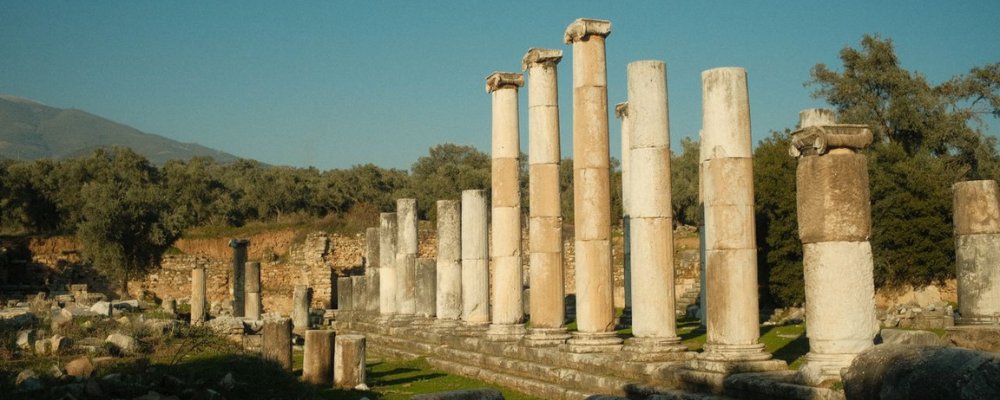 Three Ancient Wonders of Türkiye - Didyma, Miletus and Priene - The Wise Traveller - Priene
