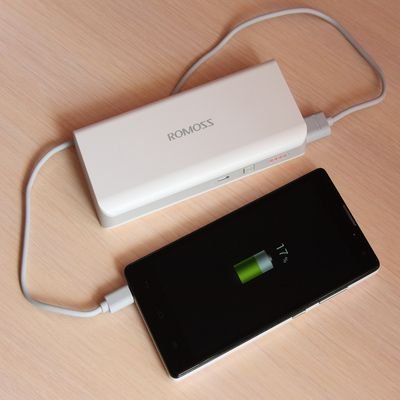 Top Gadgets to Ease Your Travelling - The Wise Traveller - Powerbank