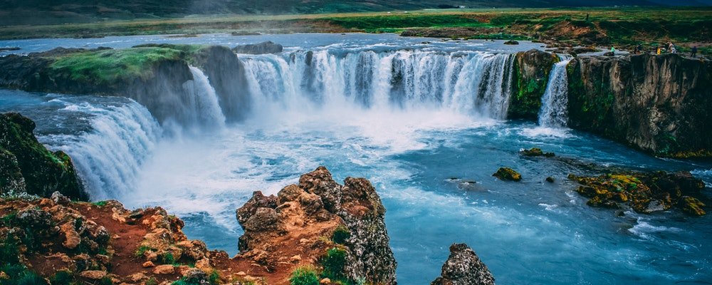 Top Tips for First-time Visitors to Iceland - The Wise Traveller - Waterfalls