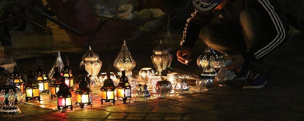 Top Tips for Shopping in the Souks of Marrakech - The Wise Traveller - Lamps