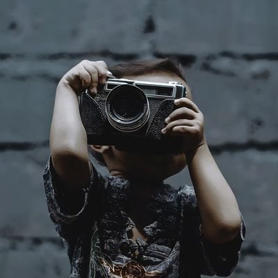 Top Tips for Travelling with Children - The Wise Traveller - Camera