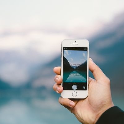Travel Photography Tips for Beginners - The Wise Traveller - Smartphone
