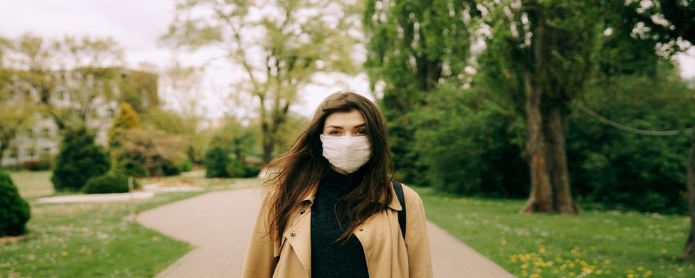 What to Look for and What to Avoid When Planning a Holiday During the Pandemic - The Wise Traveller - Face Mask Outdoors